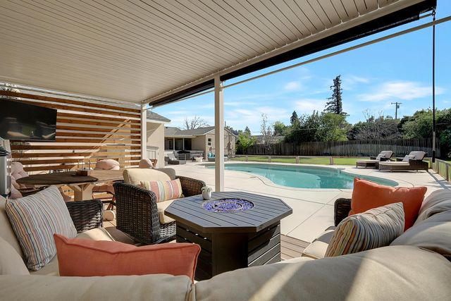 1411 Las Salinas Way, Sacramento, CA 95864