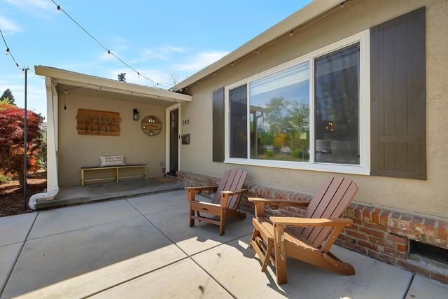 1411 Las Salinas Way, Sacramento, CA 95864