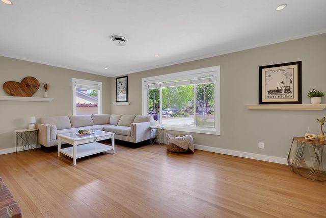 1411 Las Salinas Way, Sacramento, CA 95864