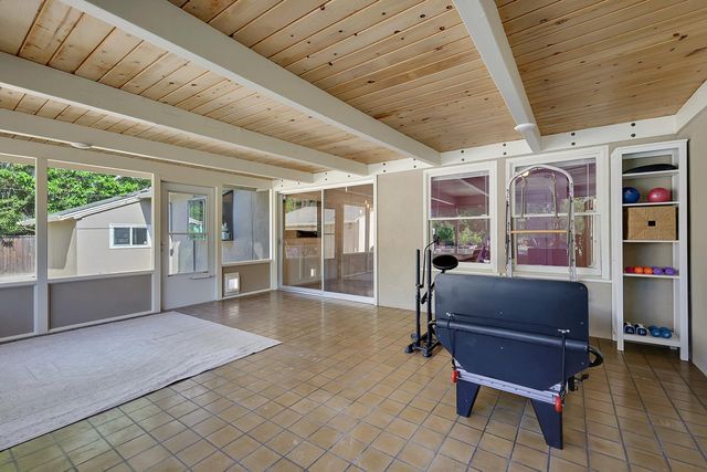 1411 Las Salinas Way, Sacramento, CA 95864