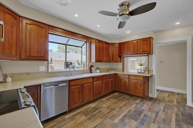 1411 Las Salinas Way, Sacramento, CA 95864