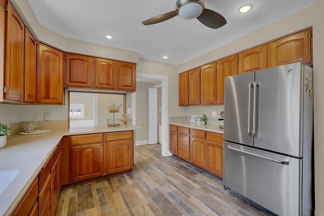 1411 Las Salinas Way, Sacramento, CA 95864