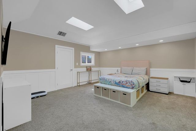 1411 Las Salinas Way, Sacramento, CA 95864