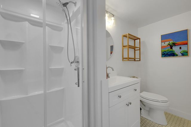 1411 Las Salinas Way, Sacramento, CA 95864