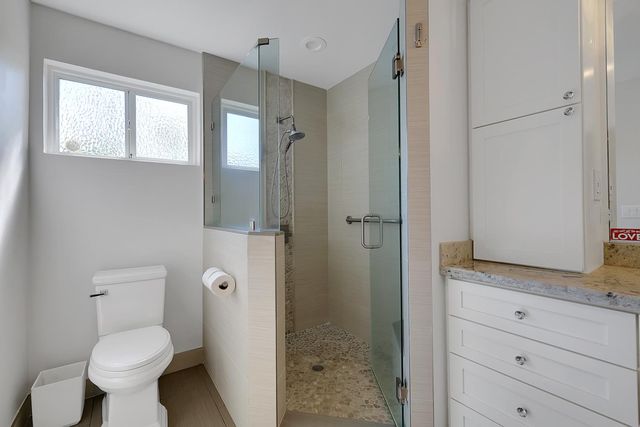 1411 Las Salinas Way, Sacramento, CA 95864