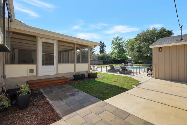 1411 Las Salinas Way, Sacramento, CA 95864