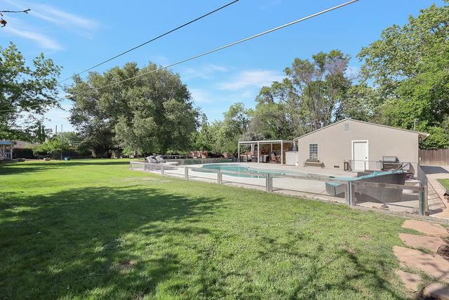 1411 Las Salinas Way, Sacramento, CA 95864