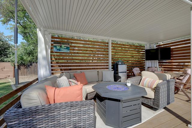 1411 Las Salinas Way, Sacramento, CA 95864