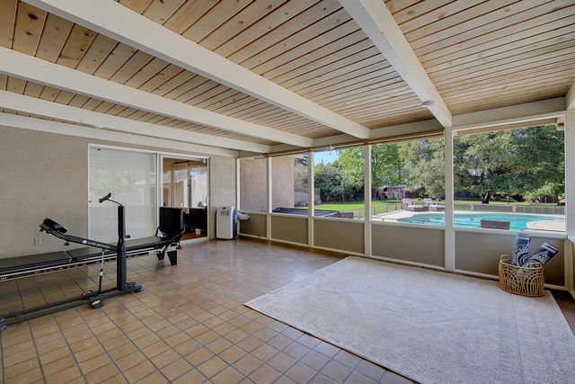 1411 Las Salinas Way, Sacramento, CA 95864