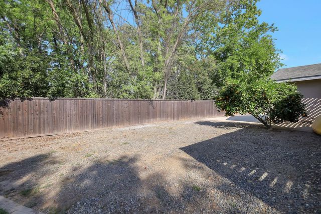 1411 Las Salinas Way, Sacramento, CA 95864