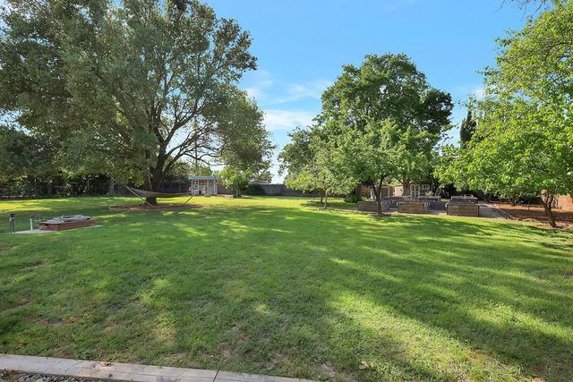 1411 Las Salinas Way, Sacramento, CA 95864