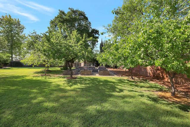 1411 Las Salinas Way, Sacramento, CA 95864