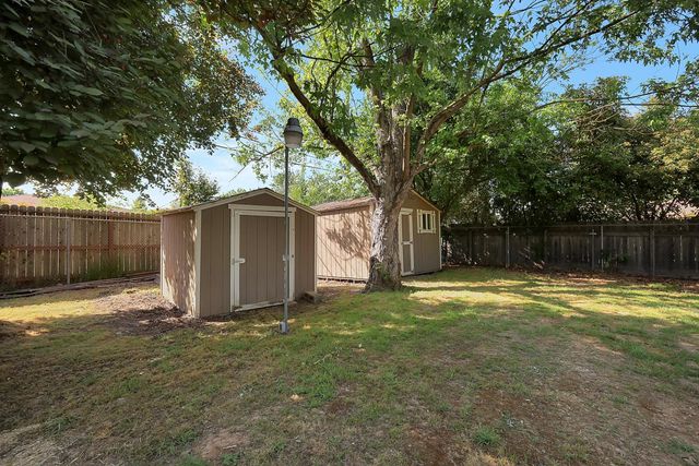 1411 Las Salinas Way, Sacramento, CA 95864