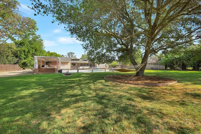 1411 Las Salinas Way, Sacramento, CA 95864