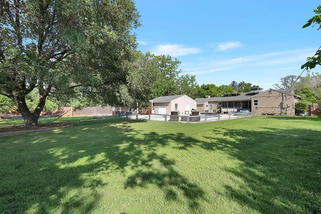 1411 Las Salinas Way, Sacramento, CA 95864