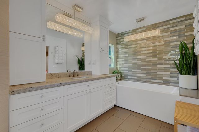 1411 Las Salinas Way, Sacramento, CA 95864