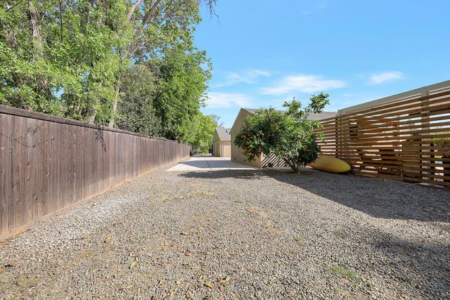 1411 Las Salinas Way, Sacramento, CA 95864