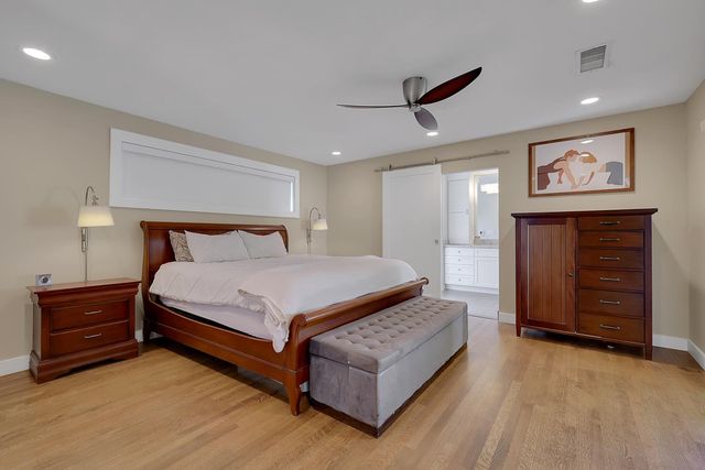 1411 Las Salinas Way, Sacramento, CA 95864