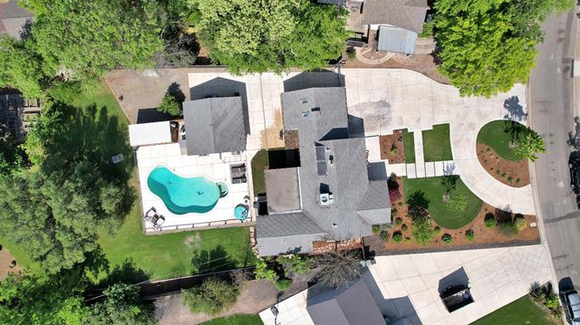 1411 Las Salinas Way, Sacramento, CA 95864