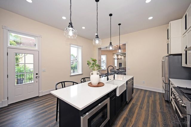 1810 Hewitt Avenue, Cincinnati, OH 45207