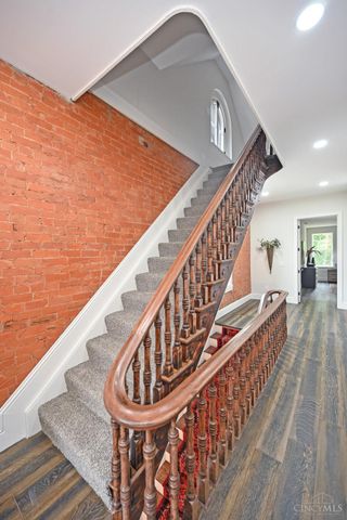 1810 Hewitt Avenue, Cincinnati, OH 45207