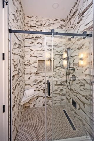1810 Hewitt Avenue, Cincinnati, OH 45207