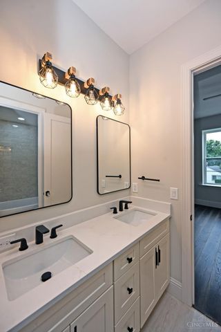 1810 Hewitt Avenue, Cincinnati, OH 45207