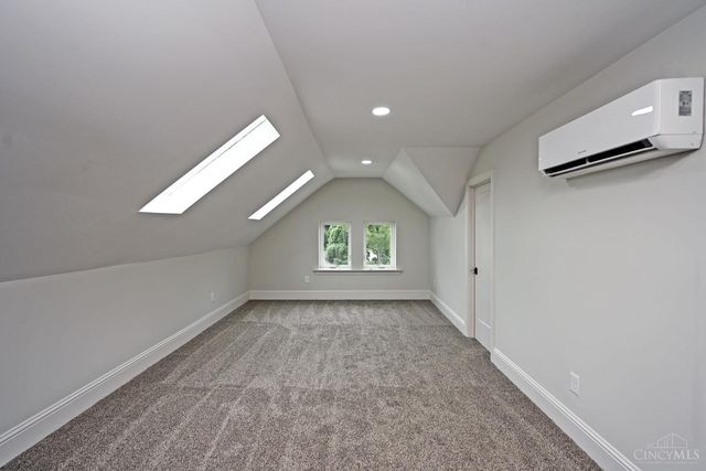 1810 Hewitt Avenue, Cincinnati, OH 45207