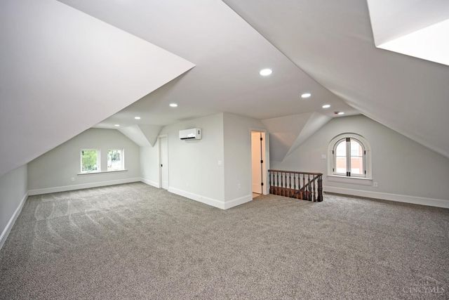 1810 Hewitt Avenue, Cincinnati, OH 45207