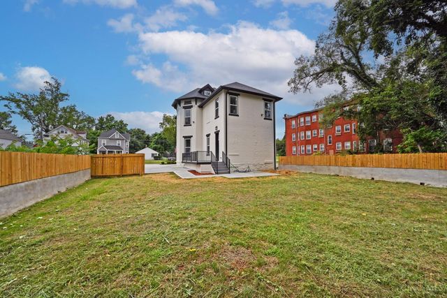 1810 Hewitt Avenue, Cincinnati, OH 45207