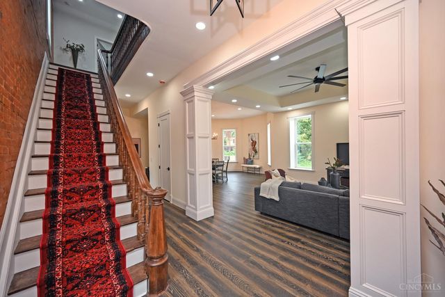 1810 Hewitt Avenue, Cincinnati, OH 45207