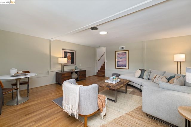 371 Rugby Ave, Berkeley, CA 94708