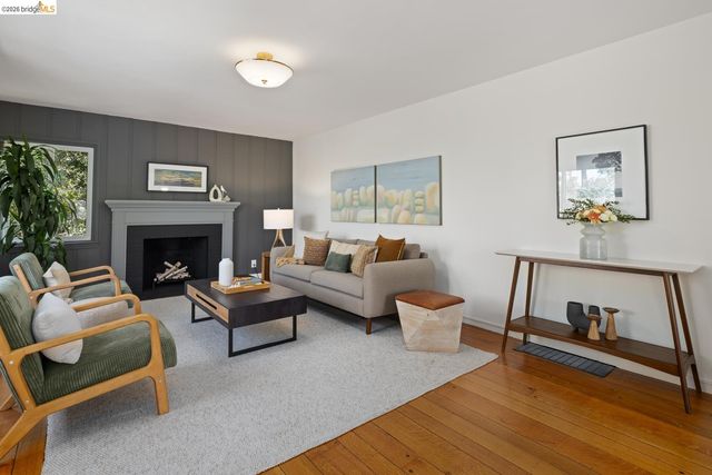 371 Rugby Ave, Berkeley, CA 94708