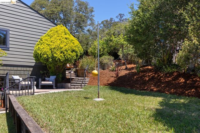 371 Rugby Ave, Berkeley, CA 94708