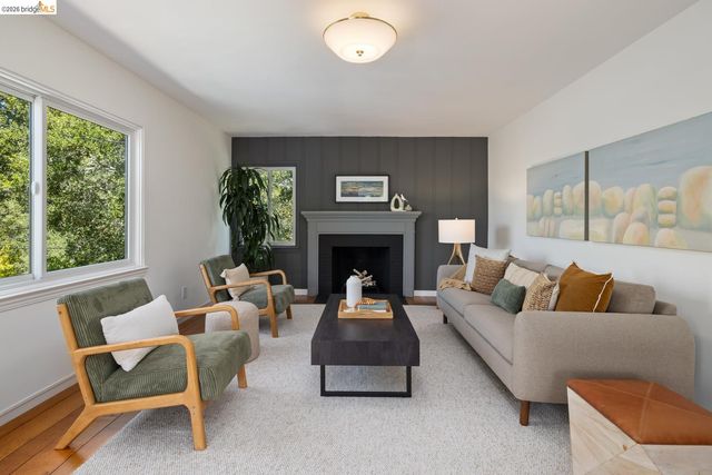 371 Rugby Ave, Berkeley, CA 94708