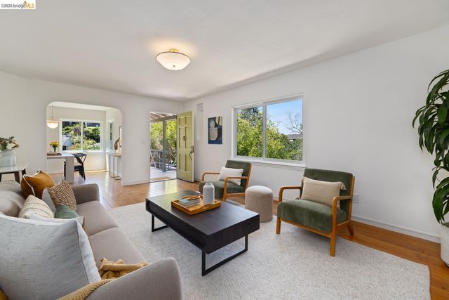 371 Rugby Ave, Berkeley, CA 94708