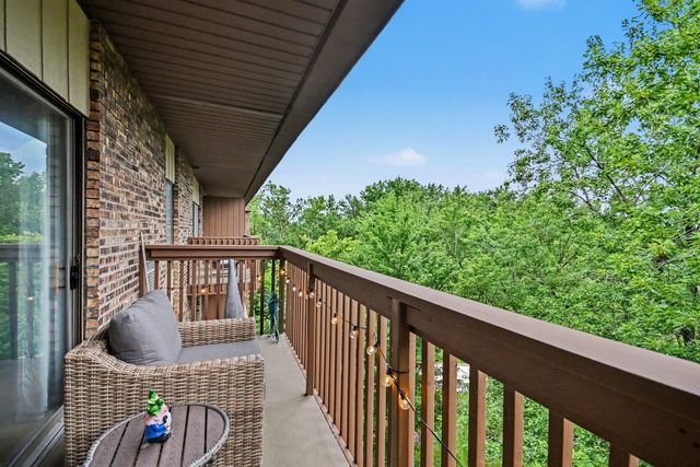 120 Lakeview Drive 519, Bloomingdale, IL 60108