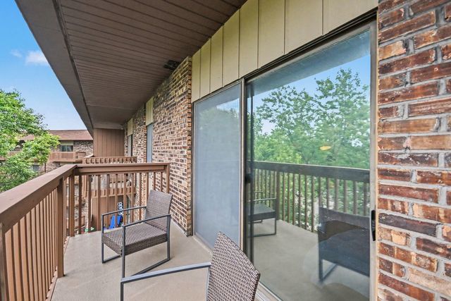120 Lakeview Drive 519, Bloomingdale, IL 60108