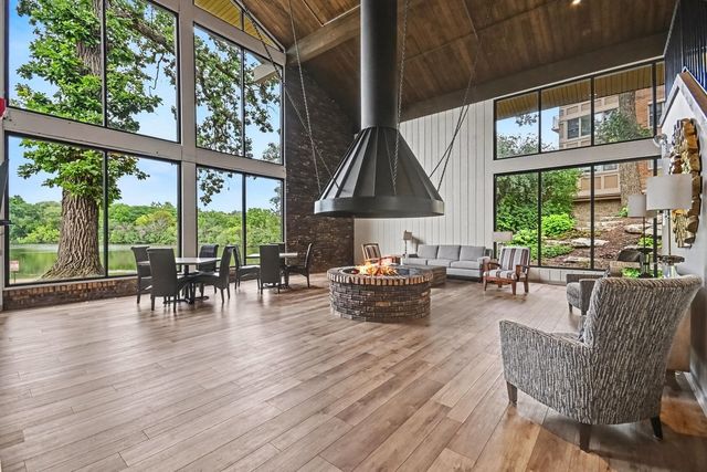 120 Lakeview Drive 519, Bloomingdale, IL 60108