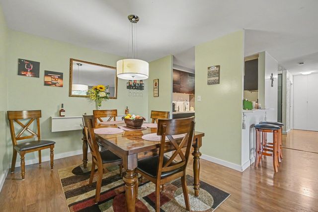 120 Lakeview Drive 519, Bloomingdale, IL 60108