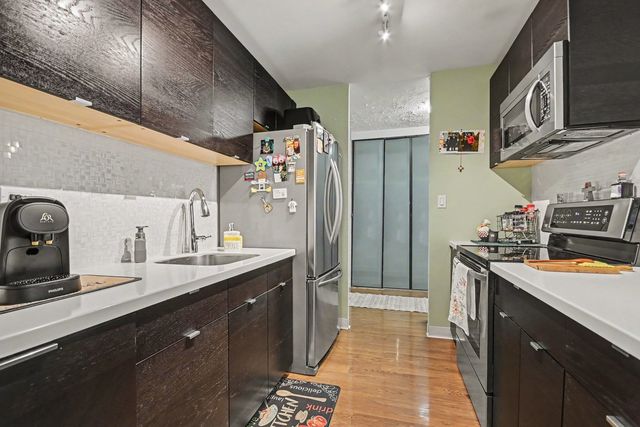 120 Lakeview Drive 519, Bloomingdale, IL 60108