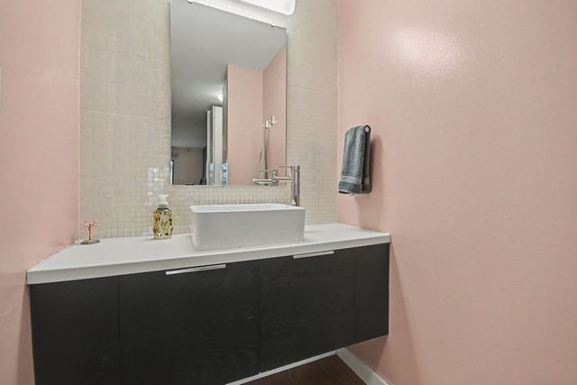 120 Lakeview Drive 519, Bloomingdale, IL 60108