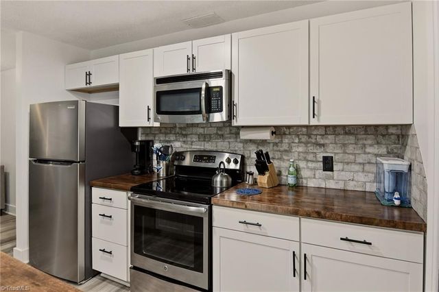 209 Tanners Mill Court, Winston-salem, NC 27101