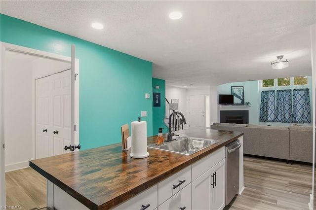 209 Tanners Mill Court, Winston-salem, NC 27101