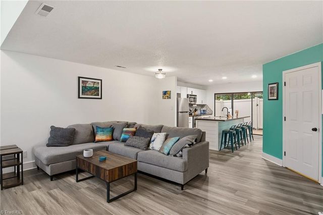 209 Tanners Mill Court, Winston-salem, NC 27101