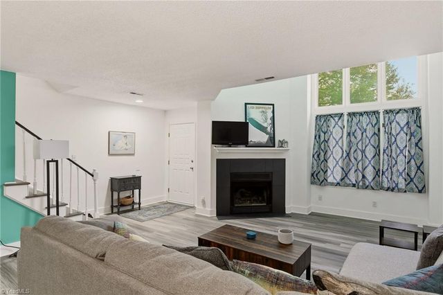 209 Tanners Mill Court, Winston-salem, NC 27101