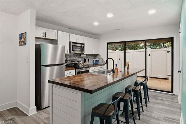 209 Tanners Mill Court, Winston-salem, NC 27101