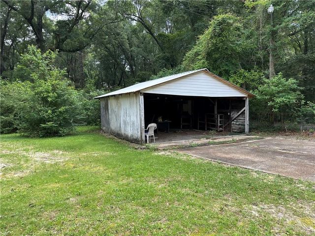 334 Avondale Avenue, Satsuma, AL 36572