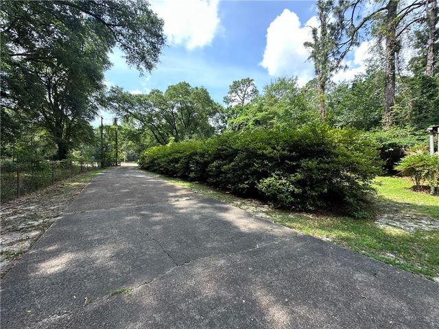 334 Avondale Avenue, Satsuma, AL 36572