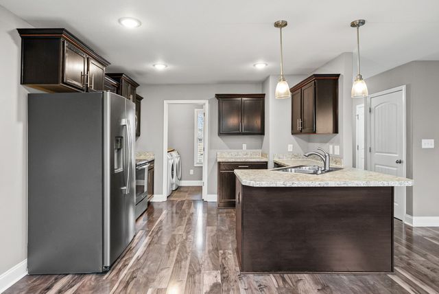 143 Sycamore Hill Dr, Clarksville, TN 37042